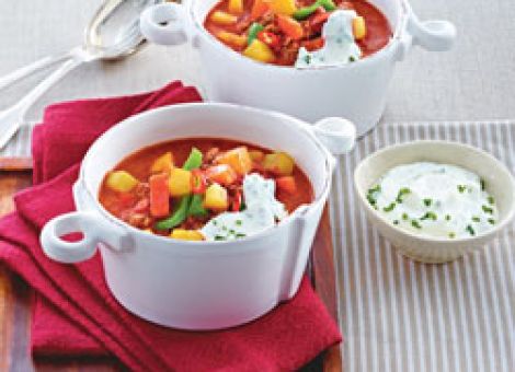 Chili-con-Carne mit  feurigen Kartoffelcroûtons