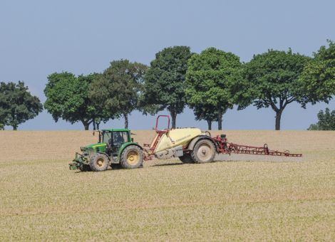 Boden- und Blattwirkung kombinieren