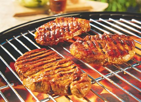 Feurig marinierte Schweine-Nackensteaks