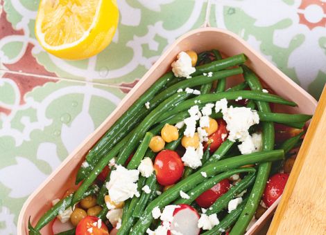 Knackiger Bohnensalat mit Cherry-Tomaten und Feta