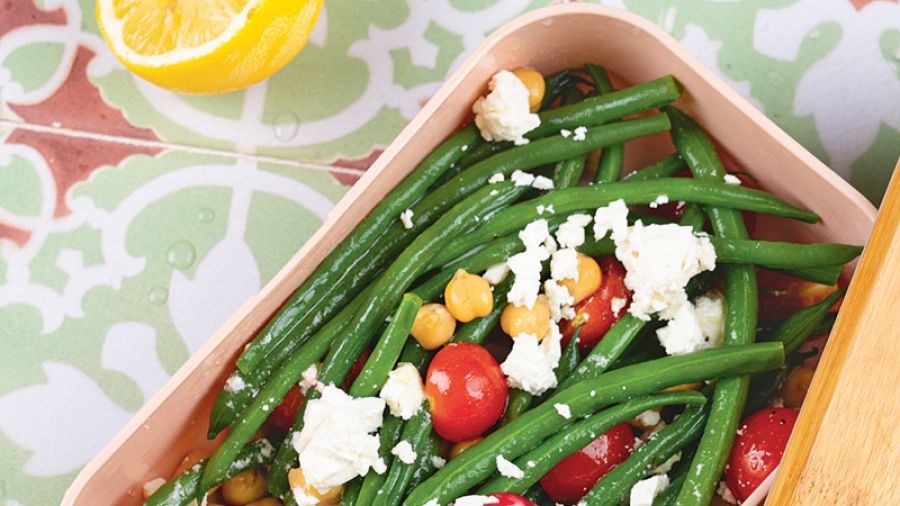 Knackiger Bohnensalat mit Cherry-Tomaten und Feta