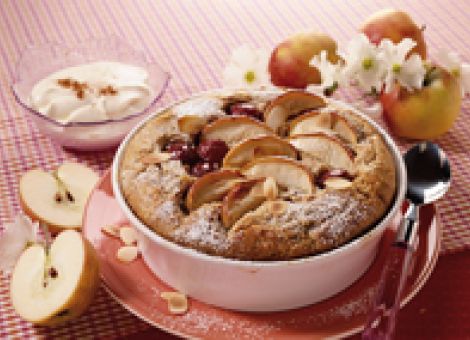 Süßer Kartoffelauflauf mit Äpfeln und Kirschen