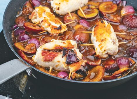 Involtini in Pflaumenragout