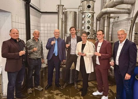 Lange Tradition und handwerkliche Qualität – Brennsaisoneröffnung am Weincampus Neustadt, © DLR RLP Lange Tradition und handwerkliche Qualität