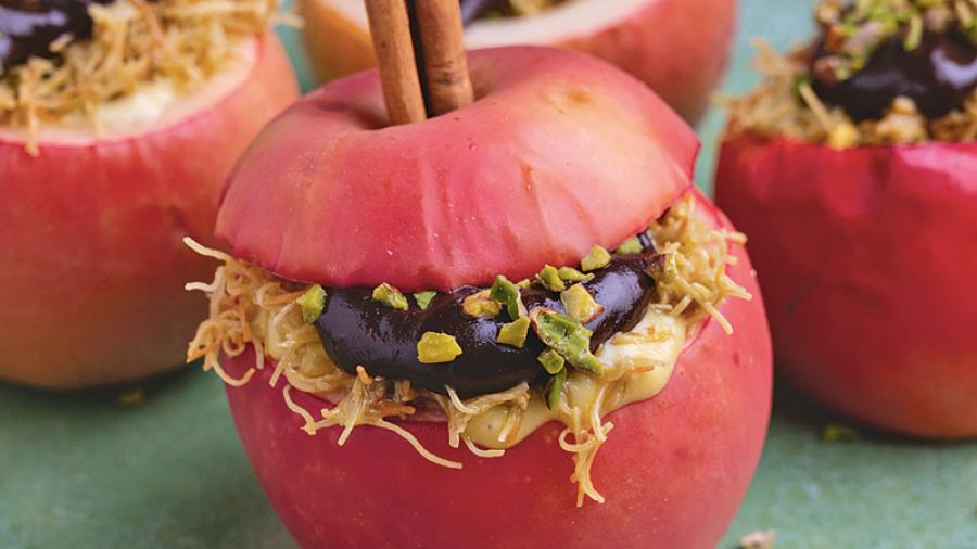 Schokoladen-Bratapfel mit Engelshaar