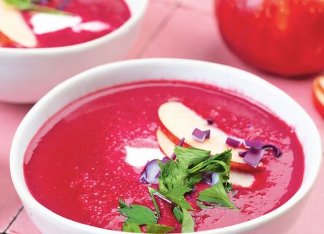 Rotkohlsuppe mit Apfel