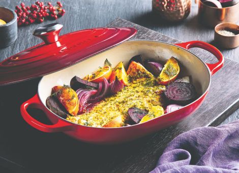 Lachsfilet mit Orange, Roter Bete und roter Zwiebel