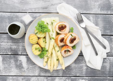 Gefülltes Hähnchenfilet mit Spargel