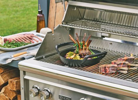 Gegrillte Lammkrone mit Gemüse