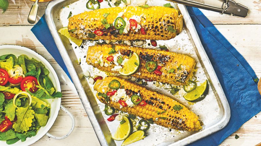 Gegrillter Maiskolben mit Mayo-Dip