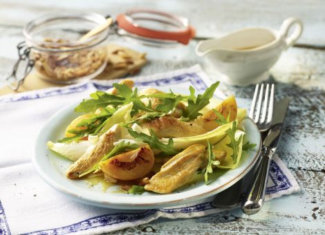 Hähnchen-Rucola-Chicorée-Salat 