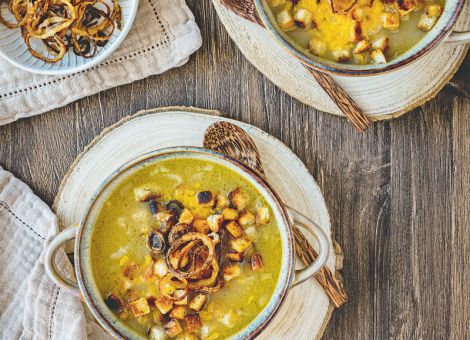 Zwiebelsuppe mit Röstzwiebeln