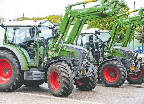 Strom oder Sprit – welcher Traktor hat die Nase vorn?