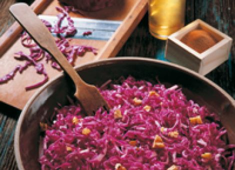 Rotkrautsalat mit Nüssen