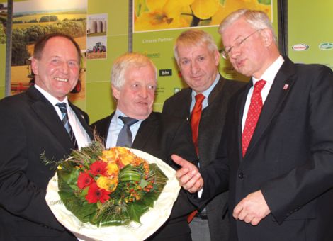 Friedhelm Schneider weiter an der Spitze des HBV