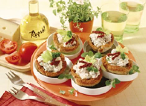 Gefüllte Toastkörbchen