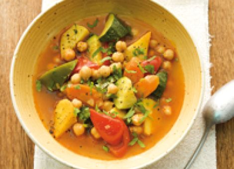 Saftiges Gemüse mit Kichererbsen und Kartoffeln