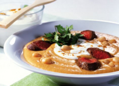 Bohnencreme-Suppe mit Lammfilet