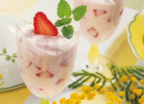 Quarkdessert mit Erdbeeren