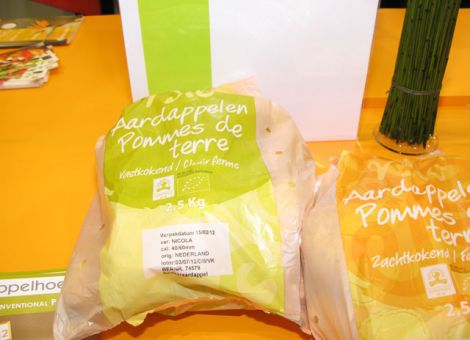 Biokartoffeln in kompostierbarer Verpackung stelllte de aardappelhoeve aus dem belgischen Tielt als Neuheit vor.
