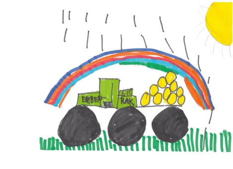 Benedikt (7 Jahre) aus Dautphetal-Herzhausen hat diesen tollen Traktor gemalt, der mit einem Anhänger voller Rundballen unter einem Regenbogen hindurchfährt.